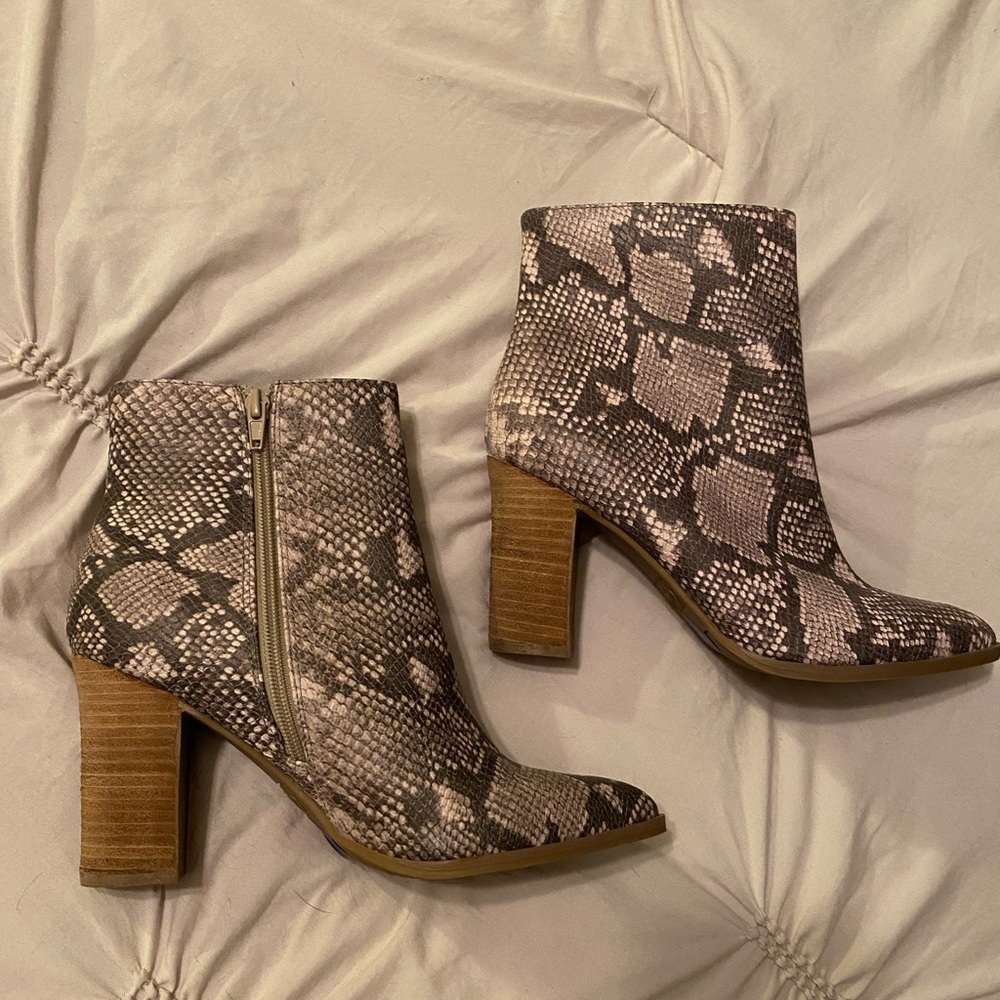 Carlos Santana Snake Booties